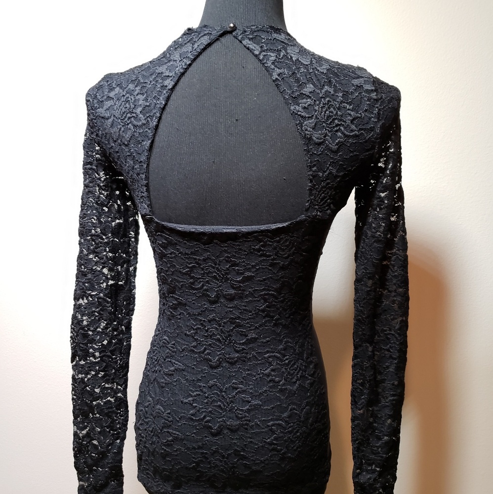 BEBE Blk Lace long sleeve Top - Picture 3 of 5